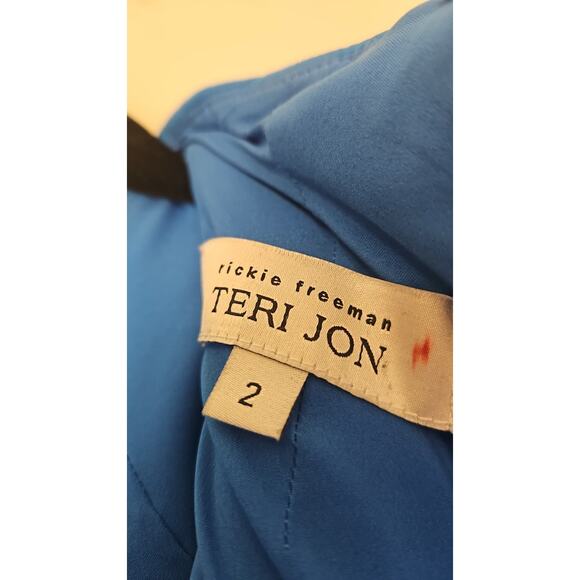 Teri Jon Cape Column Gown in Crepe – Size 2 - Picture 5 of 5